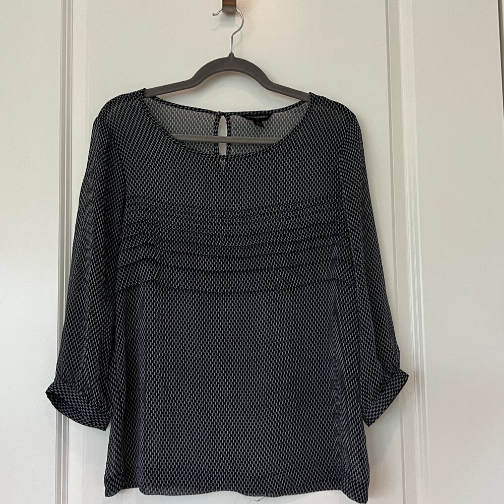 Banana Republic Sheer Blouse Keyhole Button Back 3/4 Cuffed Sleeves LIKE NEW